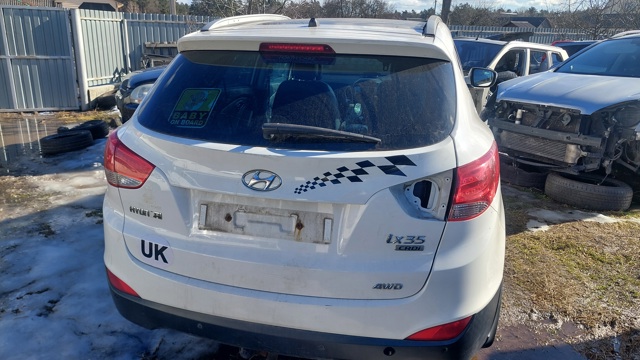 Задняя дверь 737002S000 HYUNDAI