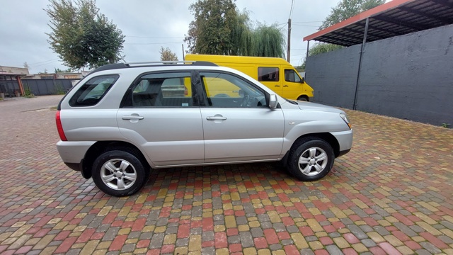 Пассажирская передняя дверь 760041F020 HYUNDAI