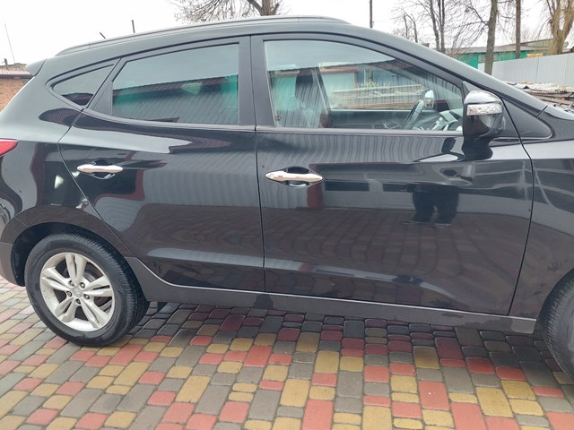 Пассажирская передняя дверь 760042Y000 HYUNDAI
