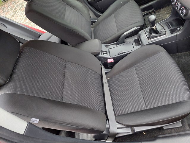 Подлокотник переднего сиденья 8011A401XC MITSUBISHI