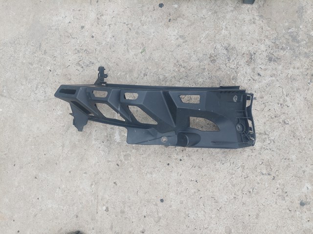 RENAULT 8200074441 Кронштейн бампера заднего правый в наличии Украина