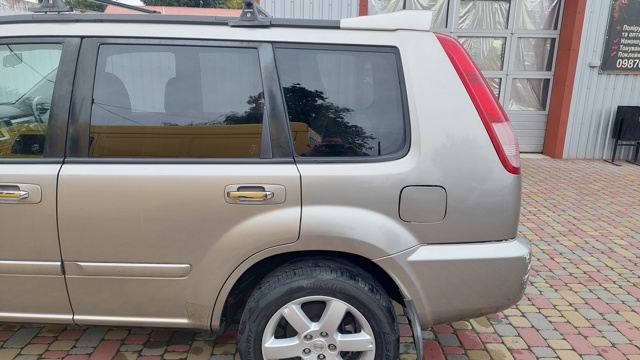 Стекло кузова/багажного отсека, левое 833018H501 NISSAN