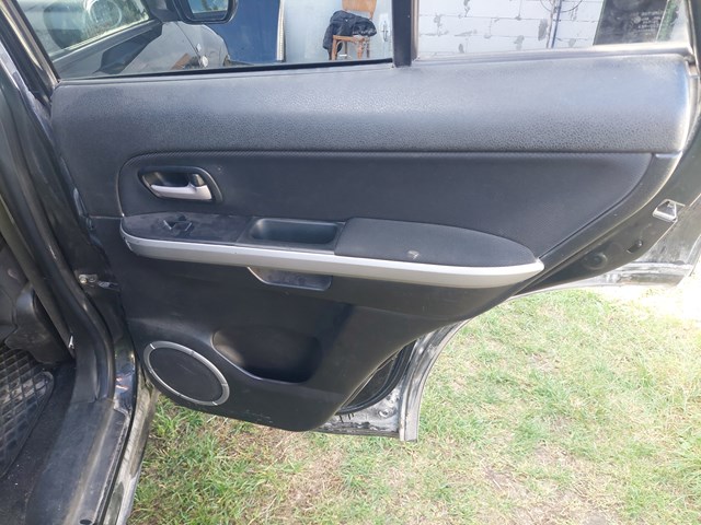 Обшивка правой задней двери 8373065J00CAW SUZUKI