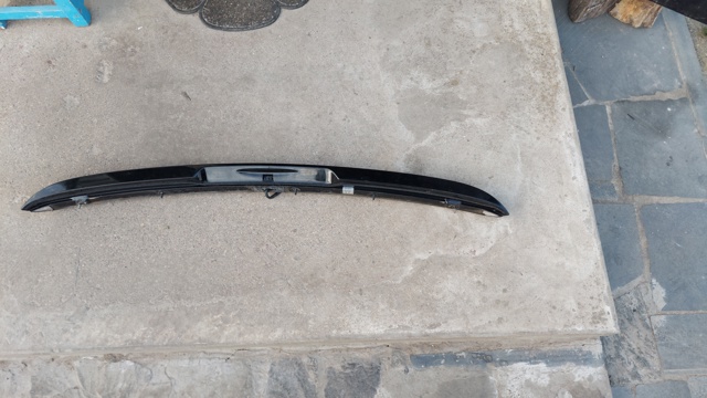Крыло на багажник 872103W000 HYUNDAI