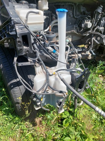 Водяной бачок омывателя стекла 986102Y000 HYUNDAI