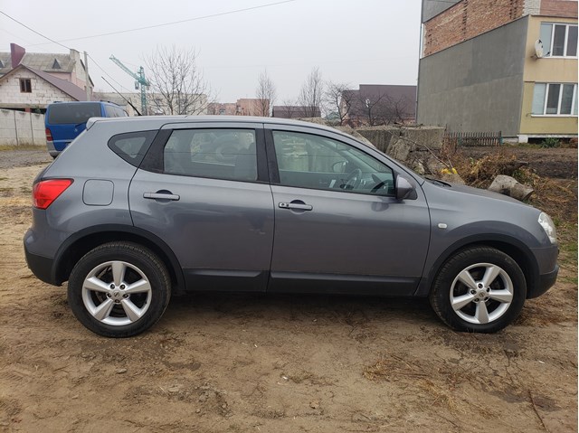Пассажирская передняя дверь H0100JD0M0 NISSAN