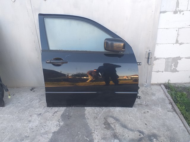 Пассажирская передняя дверь MN133604 MITSUBISHI