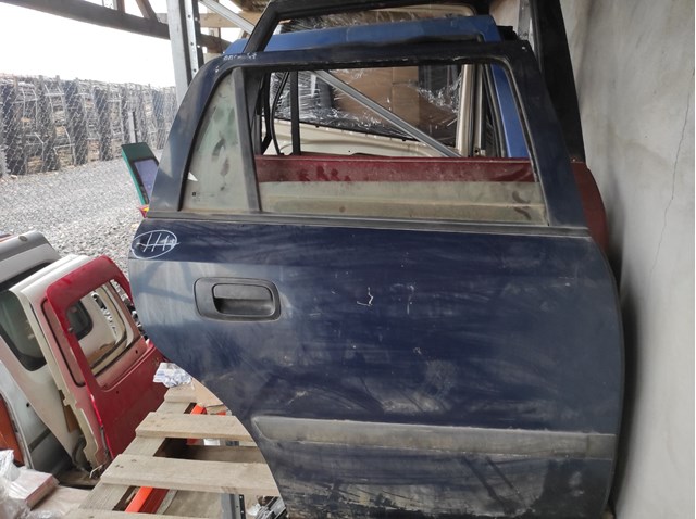 Задняя правая дверь 124542 OPEL