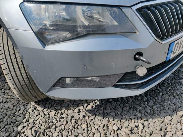 Фара противотуманная, правая 3V0941700 VAG