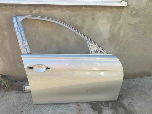 Пассажирская передняя дверь 41007298566 BMW