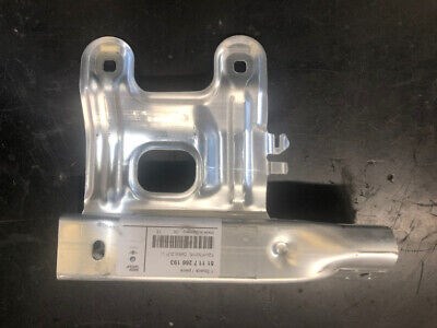 Кронштейн абсорбера переднего бампера 51117266193 BMW