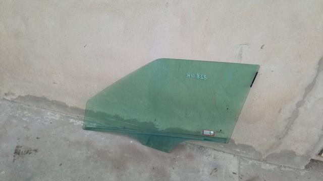Стекло пассажирской двери 5J0845022E VAG