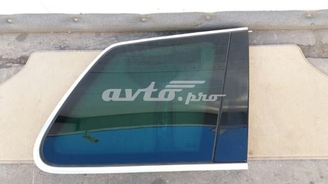 Стекло багажного отсека, правое 7L6845298 VAG