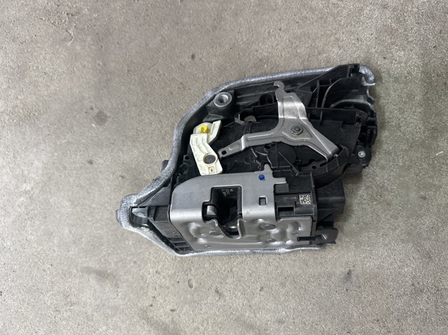 Замок двери водителя 51219464887 BMW