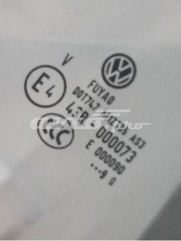 VAG 3CN845214 Стекло-форточка двери задней правой в наличии Черкассы