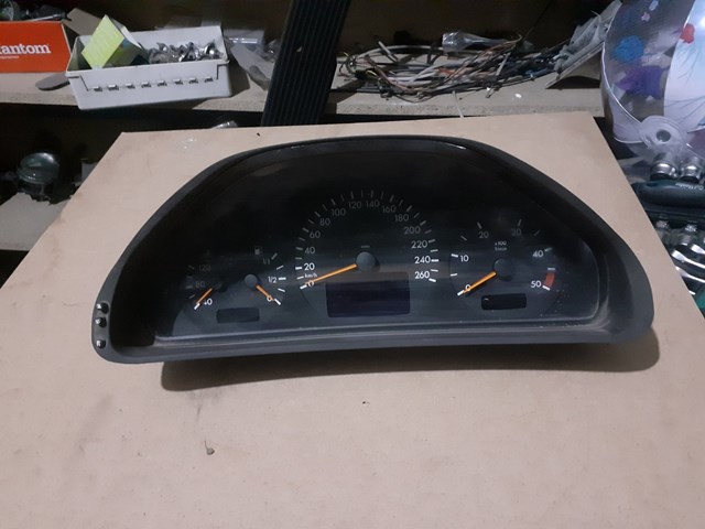 A2105407211 MERCEDES Панель приборов купить в Днепр