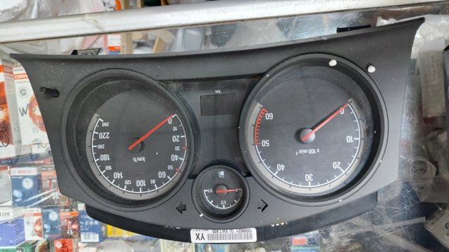 Приборная доска 13216684 OPEL