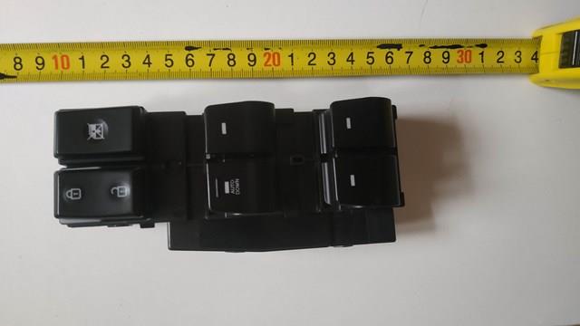 Кнопки переднего левого стеклоподъёмника 93570F20004X HYUNDAI