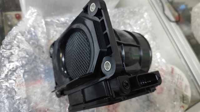 MD336481 MITSUBISHI Датчик потока (расхода) воздуха, расходомер M.A.F. - (Mass Airflow) купить в Черкассы