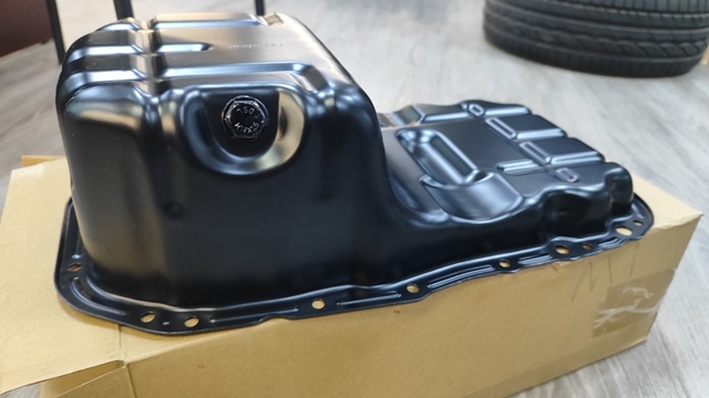 MITSUBISHI MD371776 Поддон двигателя в наличии Каменское