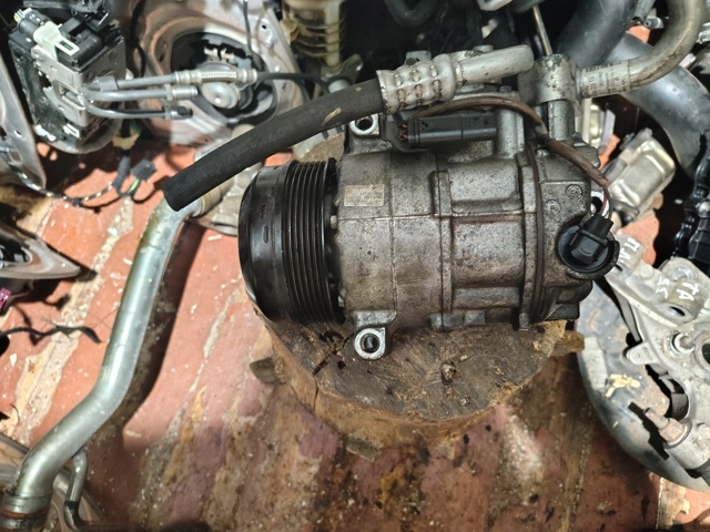 Компрессор кондиционера A0008302700 MERCEDES