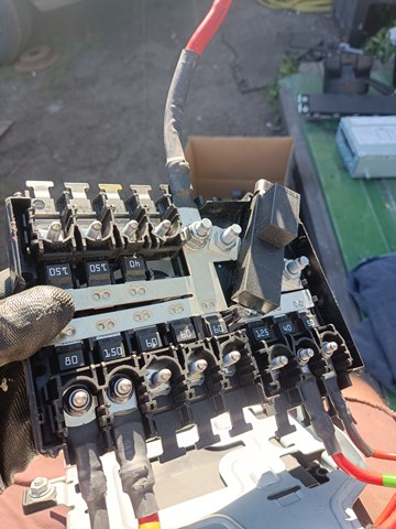Монтажный блок предохранителей A2055402850 MERCEDES
