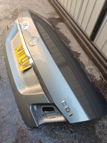 Крышка багажника A2127500975 MERCEDES
