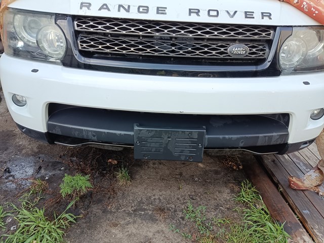 Бампер передний в сборе LR015073 LAND ROVER