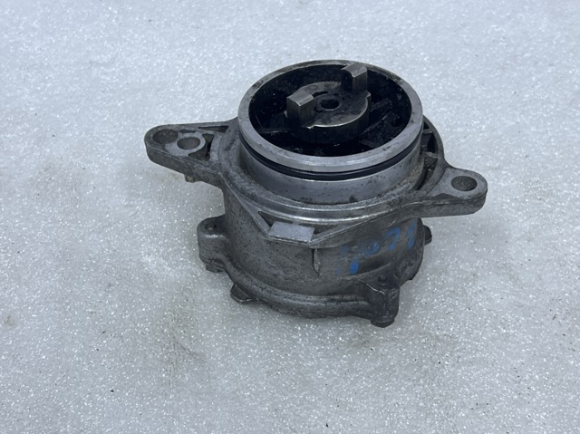 Насос вакуумный 2249939 BMW
