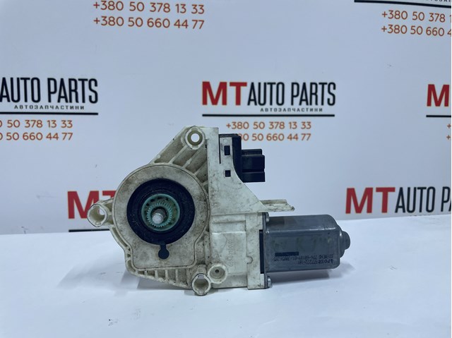 VAG 4L0959802B Мотор стеклоподъемника двери задней правой в наличии Черкассы