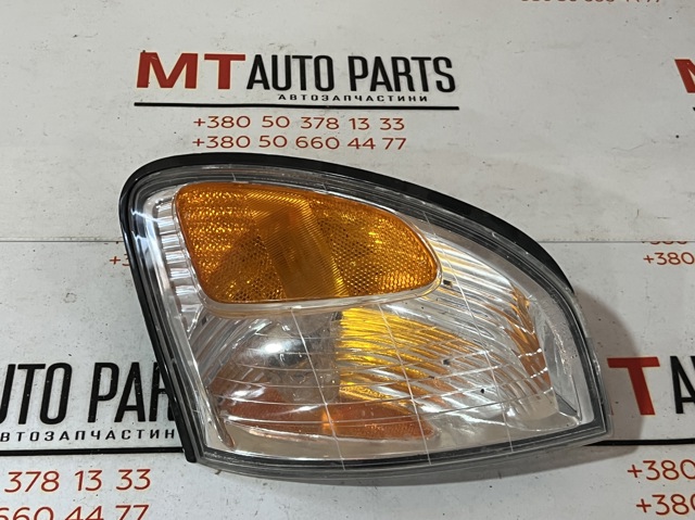 Правая противотуманная фара 8103060040 TOYOTA