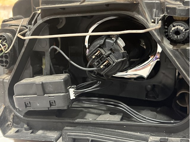 8T0941004AA VAG купить в Павлоград