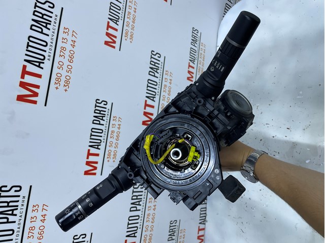Переключатель подрулевой, правый GS1F66128 MAZDA