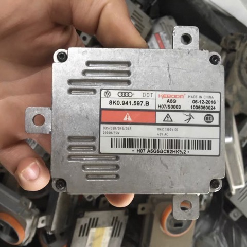 Модуль управления биксеноном 8K0941597B VAG