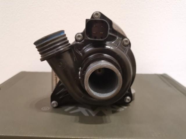 11517588885 Помпа водяная (насос) охлаждения купить Ровно