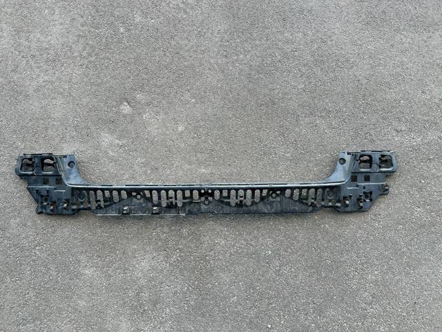 Кронштейн бампера заднего, центральный 51127357144 BMW