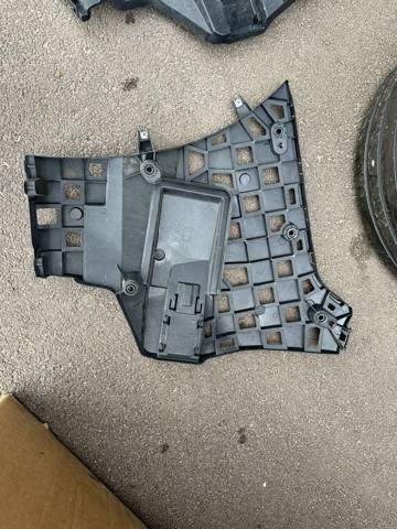 Крепление бамера правое 51127420668 BMW