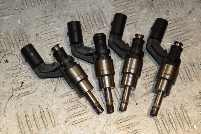 Форсунка дизельная в сборе 0261500016 VAG