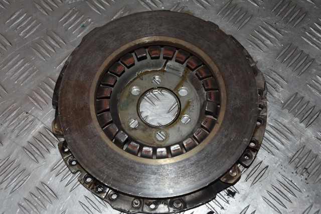 VAG 036141025K Корзина сцепления в наличии Львов