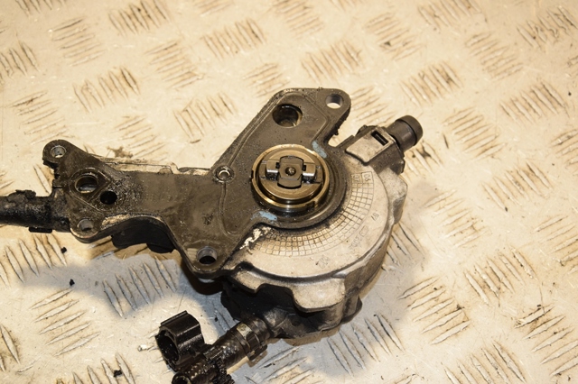 VAG 038145209N Тандемный топливный насос в наличии Ровно