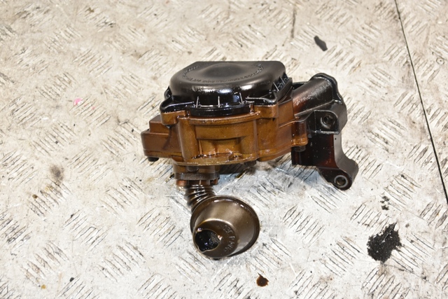 Помпа масляная 03C115105H VAG