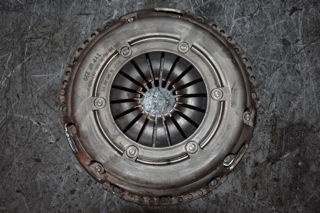 VAG 03C141025J Корзина сцепления в наличии Ужгород