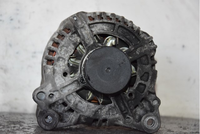 Автомобильный генератор 03C903023A VAG