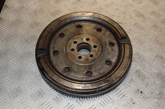 03G105266Q VAG Маховик купить в Чернигов