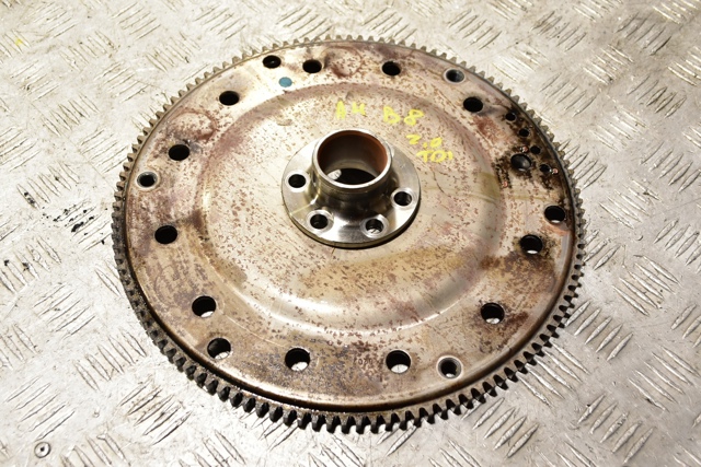 Маховик с зубчатым ободом 03G105323K VAG