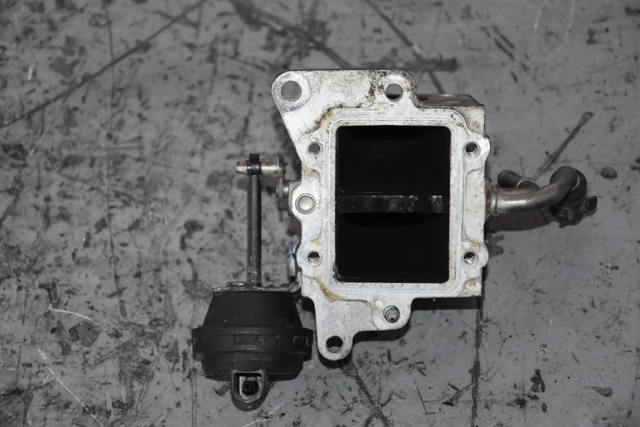 VAG 03G131063B Регулирующая заслонка EGR в наличии Запорожье