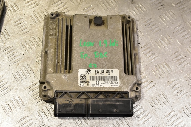 Модуль управления двигателем 03G906016AK VAG