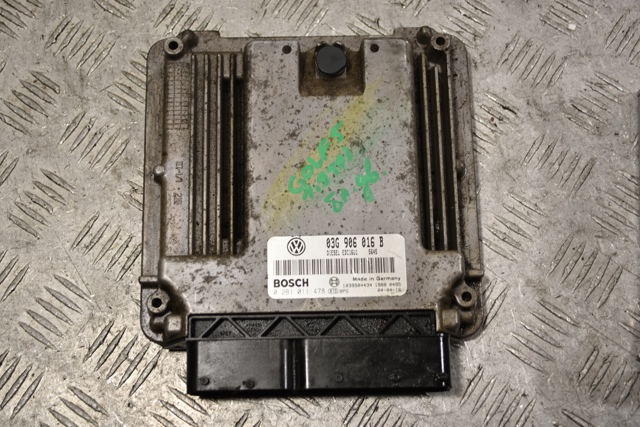 Компьютер двигателя 03G906016B VAG