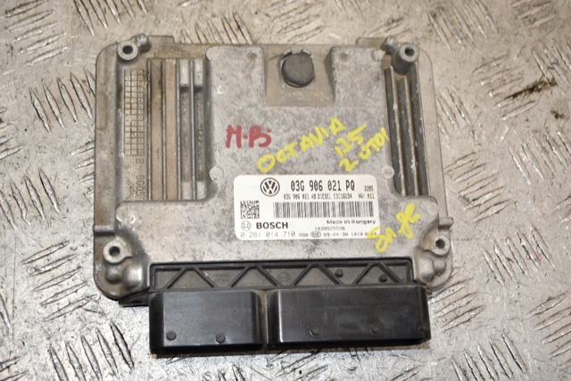 Модуль управления двигателем 03G906021PQ VAG