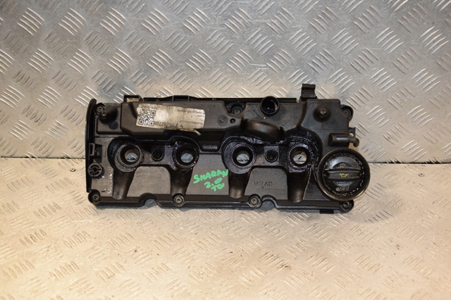 Крышка двигателя 03L103469S VAG